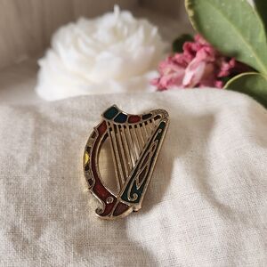 Vintage Celtic Harp Brooch Pin in Multicolor Gold-Tone